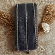 Lataa kuva Galleria-katseluun, FIONA crossbody laukku hopeilla lukoilla