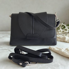 Lataa kuva Galleria-katseluun, ANISA nahkalaukku