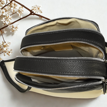 Lataa kuva Galleria-katseluun, FIONA crossbody laukku hopeilla lukoilla