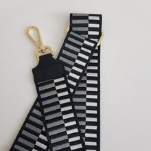 Lataa kuva Galleria-katseluun, ANGIE cross body olkalaukku kahdella hihnalla