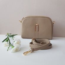 Lataa kuva Galleria-katseluun, LISA crossbody nahkalaukku
