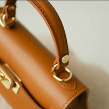 Lataa kuva Galleria-katseluun, NOÉ nahkalaukku säädettävällä olkahihnalla