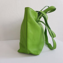 Lataa kuva Galleria-katseluun, Upea shopper- malli, laadukas ja käytännöllinen. Aivan varmasti pakko saada- asuste.