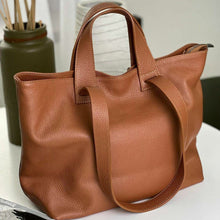 Lataa kuva Galleria-katseluun, Upea shopper- malli, laadukas ja käytännöllinen. Aivan varmasti pakko saada- asuste.