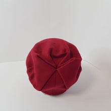 Lataa kuva Galleria-katseluun, Elegantti, joustava, pehmeä ja lämmin RUTH pipo on valmistettu viskoosin ja kashmirin sekoitteesta. Elastaani antaa lisää joustavuutta ja istuvuutta pipolle. Edessä pienet koristestrassit korostavat asusteen väriä. Yksi koko, kaksi väriä: viininpunainen ja sinapinkeltainen.