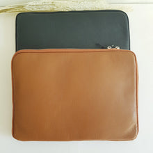 Lataa kuva Galleria-katseluun, ÄLY nahkainen tietokonesuoja