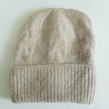 Lataa kuva Galleria-katseluun, Ihanan lämmin MELLA angora- ja villasekoitteinen pipo pitää pään aivan varmasti lämpimänä myös kovalla pakkasella.  Materiaali: 50% angora, 30% villa ja 20% viskoosi  One size  Suositellaan pesemään käsin.
