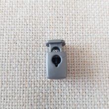 Lataa kuva Galleria-katseluun, 1- reikäinen nyörinkiristin max 2,5mm nauhalle, sopii mainiosti takkeihin, huppareihin tai housuihin.

Materiaali nylon&nbsp;

Valmistusmaa Italia
