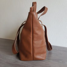 Lataa kuva Galleria-katseluun, Upea shopper- malli, laadukas ja käytännöllinen. Aivan varmasti pakko saada- asuste.
