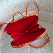 Lataa kuva Galleria-katseluun, sisällä on yksi lokero 
